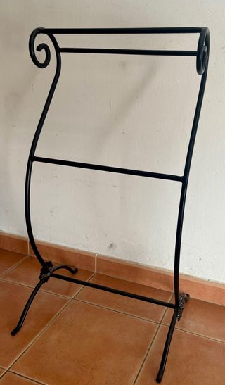 Toallero de metal negro - Baño