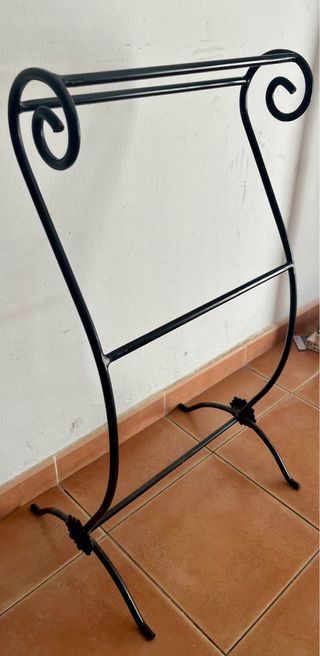 Toallero de metal negro - Baño