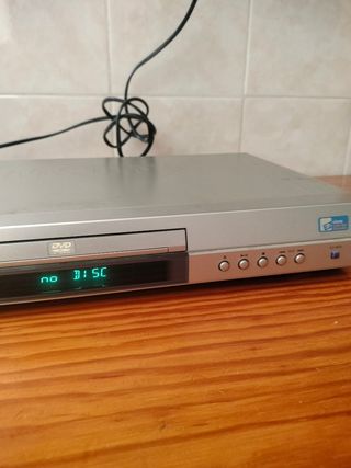 Reproductor DVD + 20 Películas