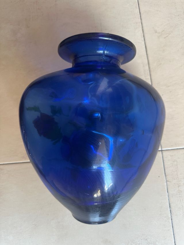Jarrón azul de cristal pintado a mano