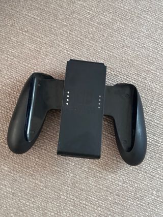 Nintendo Switch - Blanca y Negra. 
Sin uso