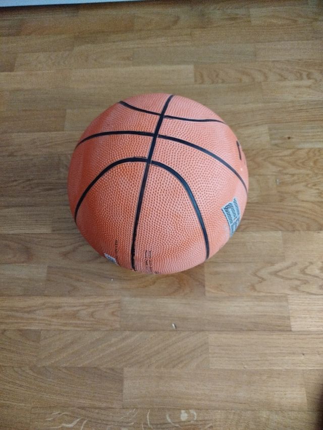 Balón Básquet. Talla 6. Marca molten