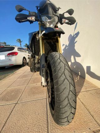 Aprilia Dorsoduro 750 - Moto