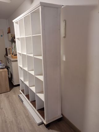 Estantería blanca Ikea -madera maciza