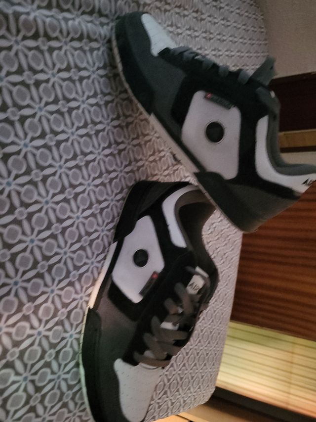 Zapatillas Airwalk grises y blancas, talla 41