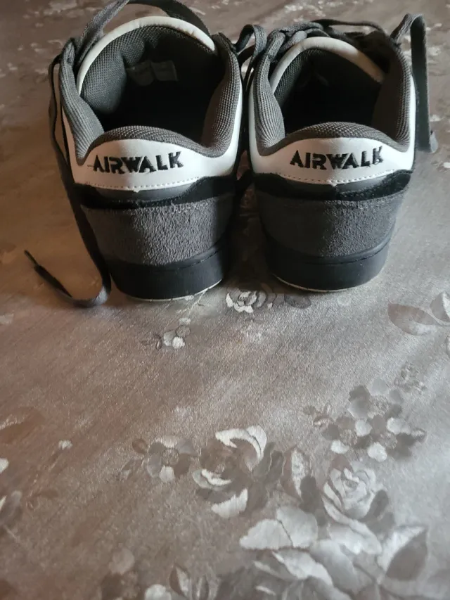 Zapatillas Airwalk grises y blancas, talla 41