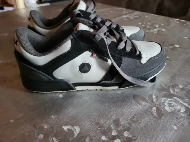 Zapatillas Airwalk grises y blancas, talla 41