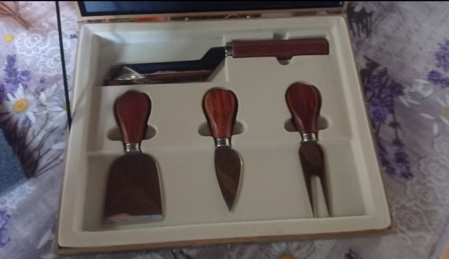 Set 4 taglieri formaggio legno