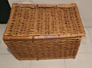 Baúl mimbre marrón