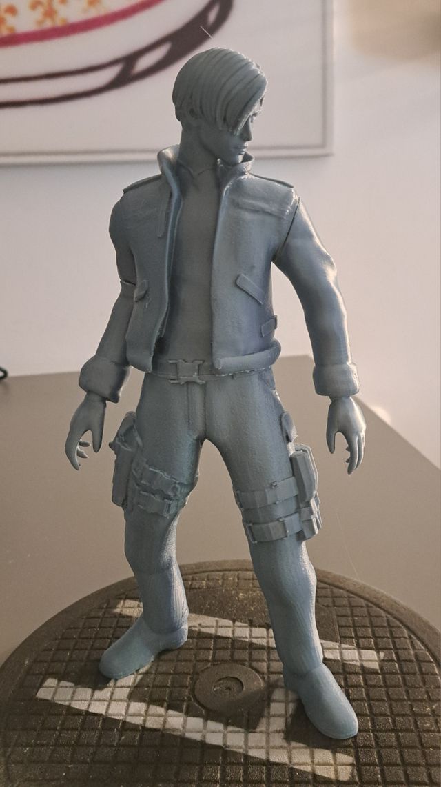 Statua Leon Kennedy RE - Stampa 3D