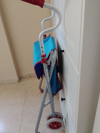 Andador con ruedas y cesta estructura de aluminios