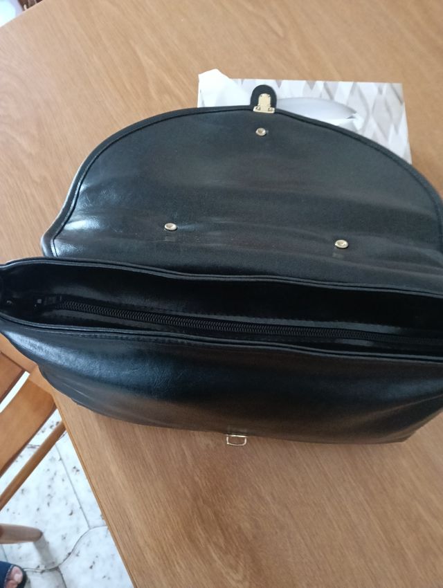 Bolso negro piel serpiente