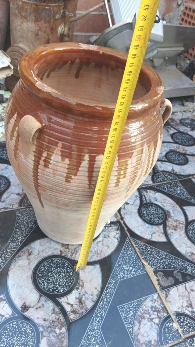 Tenaja antigua rústica