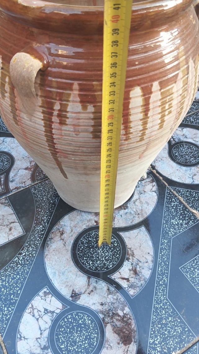 Tenaja antigua rústica