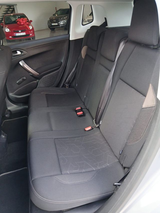 Peugeot 2008 STYLE 1.6 BlueHDI