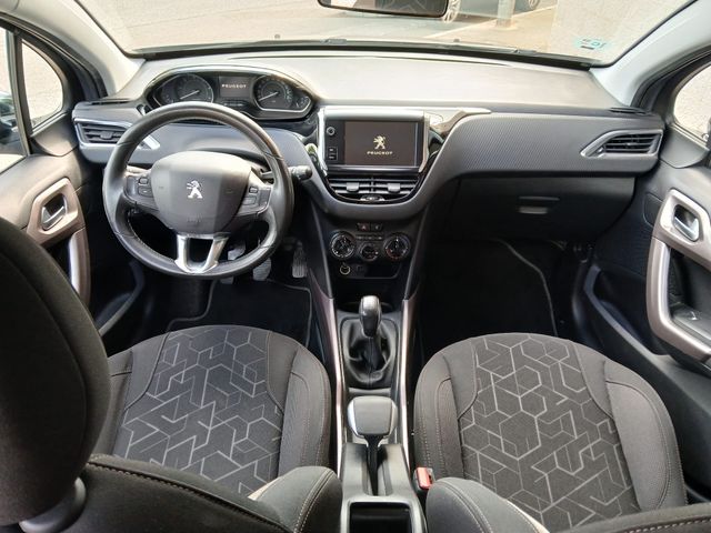Peugeot 2008 STYLE 1.6 BlueHDI