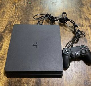 PS4 (PlayStation 4) Slim Negra - Con mando