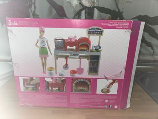 Pizzeria de Barbie en buen estado con plastelina