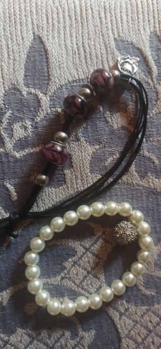 Pulseras perlas & morado