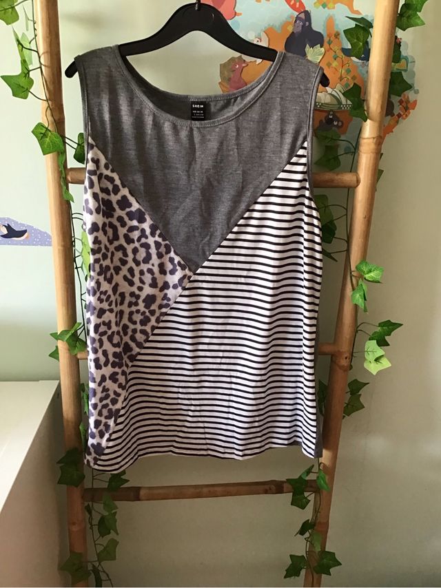 Camiseta sin mangas gris y blanca - Talla L