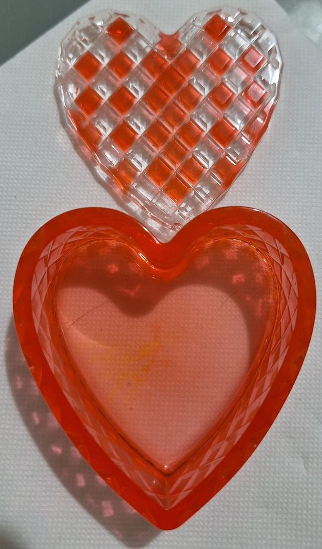 Scatola cuore resina rossa