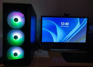 PC Gaming RX 6750XT + CPU Ryzen 5500+32GB RAM.