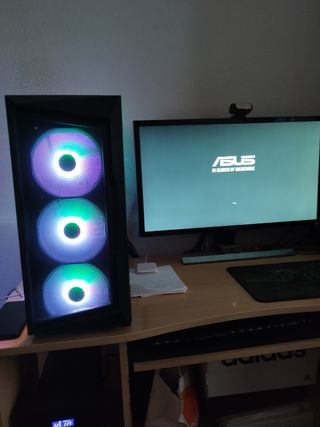 PC Gaming RX 6750XT + CPU Ryzen 5500+32GB RAM.