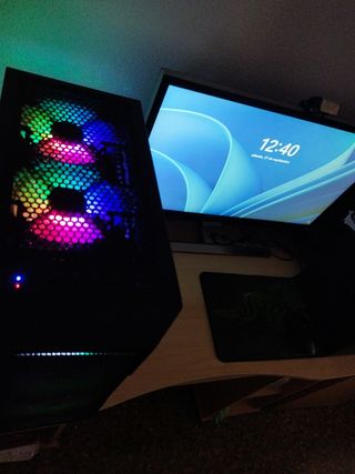 PC Gaming RX 6750XT + CPU Ryzen 5500+32GB RAM.