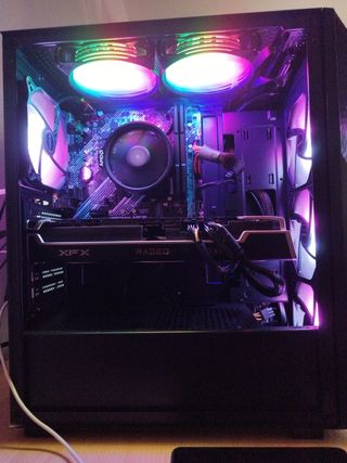 PC Gaming RX 6750XT + CPU Ryzen 5500+32GB RAM.