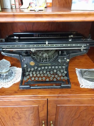 Máquina escribir Underwood antigua