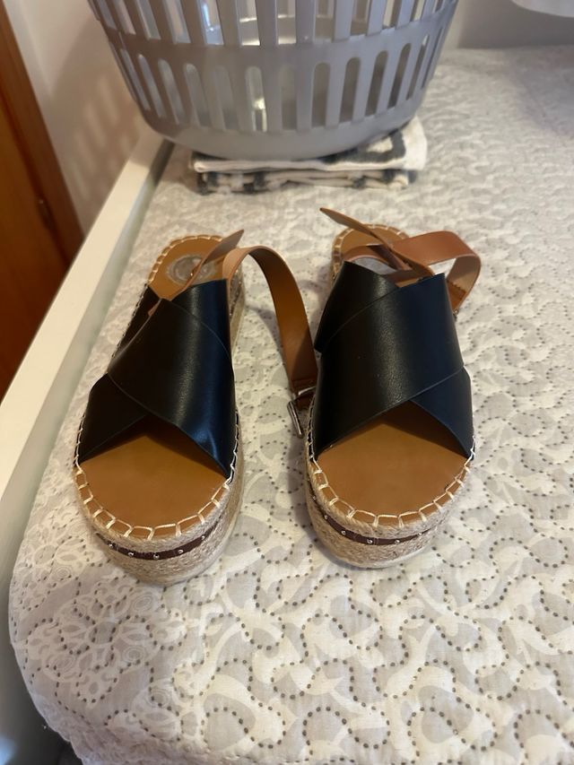 Sandalias plataforma negras y marrón