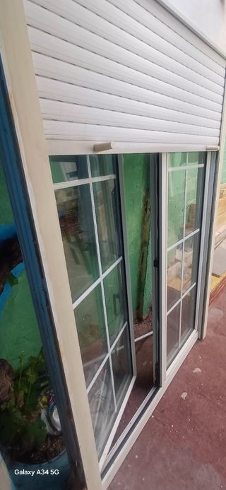 Ventana climalit con persiana vendo o cambió 