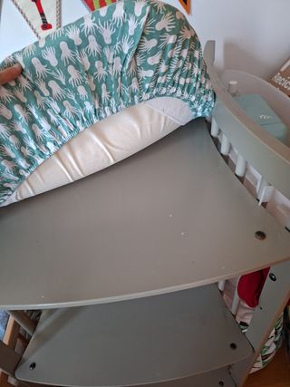 Cambiador Stokke - verde grisaceo