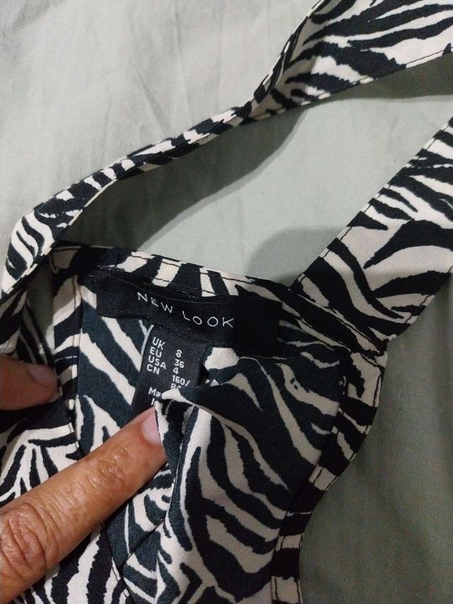 Mono corto cebra blanco y negro