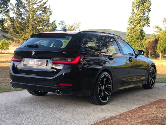 BMW 318dA TOURING G21.