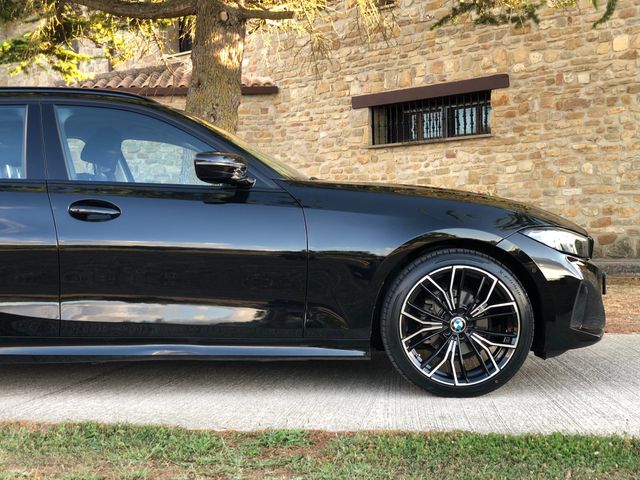 BMW 318dA TOURING G21.