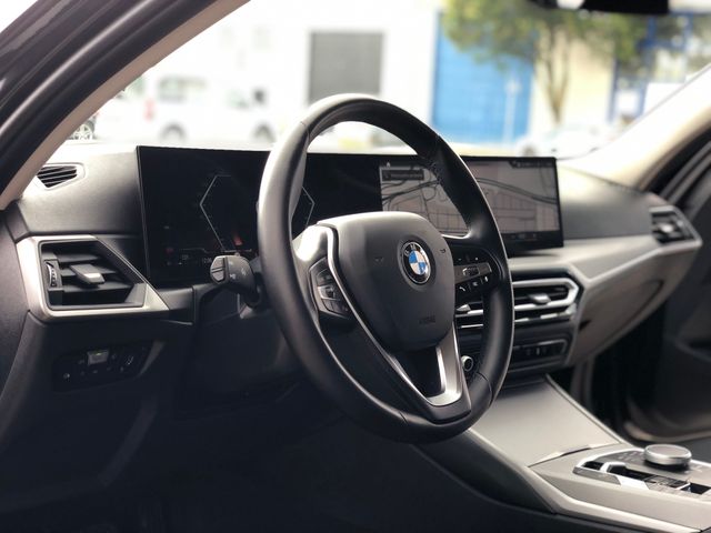 BMW 318dA TOURING G21.