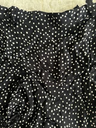 Mini Falda Zara negra - lunares