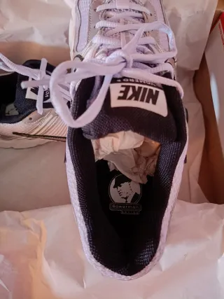 Bambas Nike Zoom Vomero 5 - Blanco y Plateado