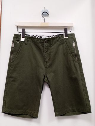 Shorts militares verde oliva