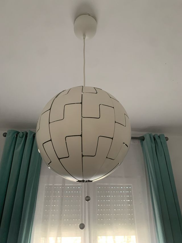 Lámpara Ikea - Moderna y elegante