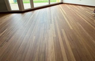 Acuchillado y barnizado de parquet.. 643-831-836 