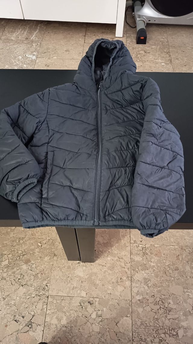 Se vende lote de ropa para niños de 6 a 7 años