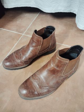 Botines Chelsea Marrón Piel