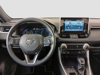TOYOTA RAV4 220H STYLE