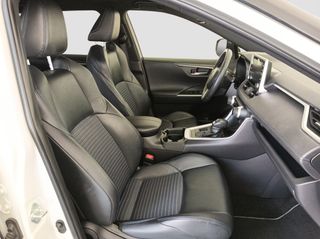 TOYOTA RAV4 220H STYLE