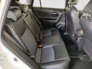 TOYOTA RAV4 220H STYLE