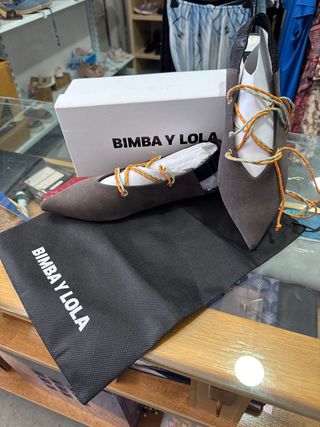 Manoletinas BIMBA Y LOLA gris-naranja, talla 40