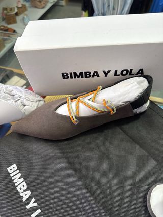 Manoletinas BIMBA Y LOLA gris-naranja, talla 40