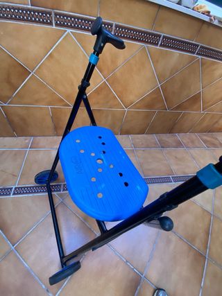 Andador con asiento plegable
